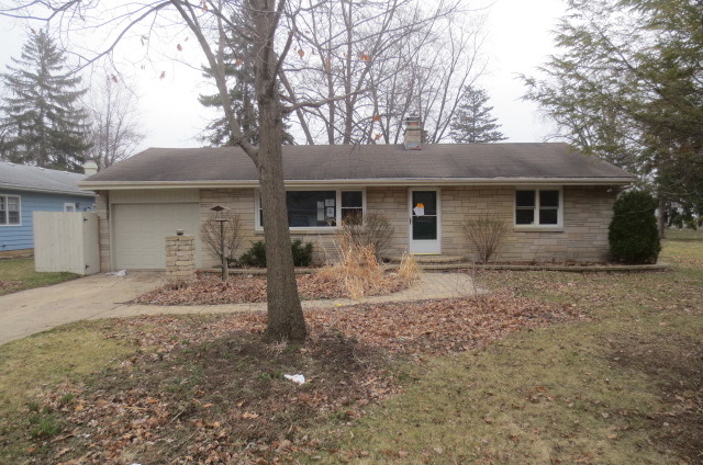 646 Gilbert Ter, Aurora, IL 60506 photo 1
