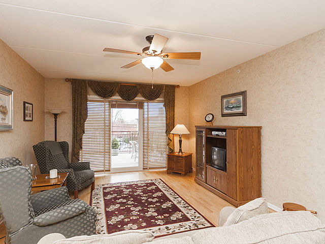 1476 Perry St #206, Des Plaines, IL 60016 photo 6