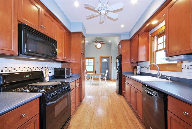 116 Travers Ave, Wheaton, IL 60187 photo 9