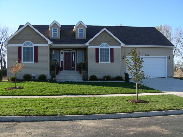 908 Forest Downs, Harvard, IL 60033 photo 1