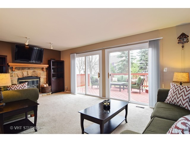 351 Wentworth Ln, Bartlett, IL 60103 photo 6