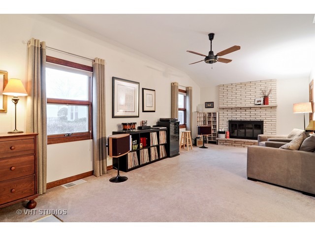 2104 South St, Rolling Meadows, IL 60008 photo 8