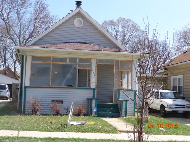 553 Raymond St, Elgin, IL 60120 photo 1
