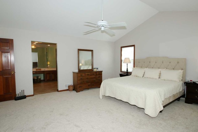 1140 Silver Pine Dr, Barrington, IL 60010 photo 14