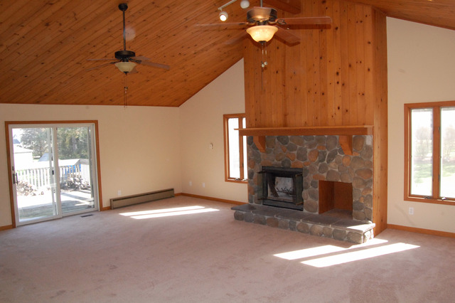 3308 Weingart Rd, Johnsburg, IL 60051 photo 3