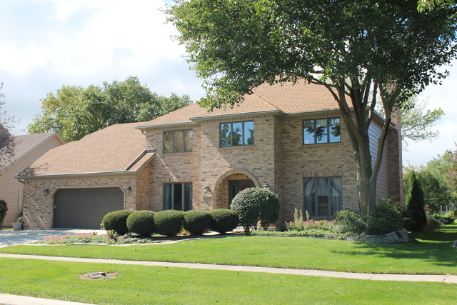 1920 Hampton Dr, Wheaton, IL 60189 photo 1