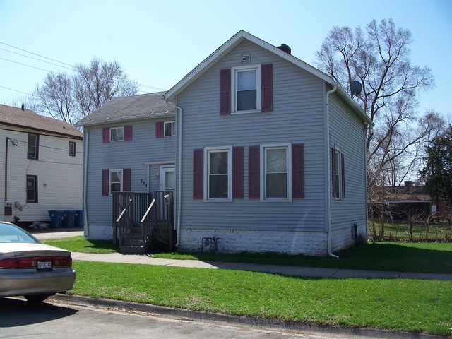 254 W Oak St, Kankakee, IL 60901 photo 2