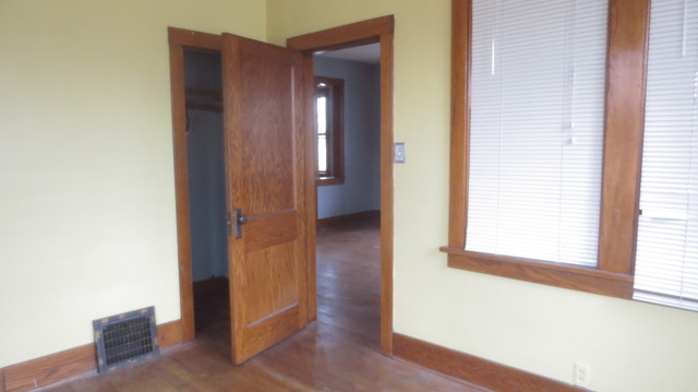 324 Orange St, Elgin, IL 60123 photo 6