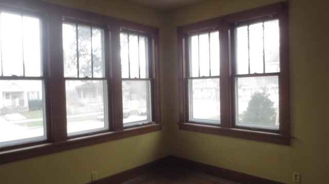324 Orange St, Elgin, IL 60123 photo 2