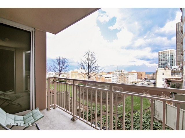 807 Davis St #809, Evanston, IL 60201 photo 10