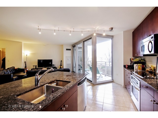 807 Davis St #809, Evanston, IL 60201 photo 7