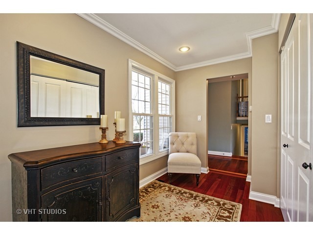 2076 Spring Green Dr, Wheaton, IL 60189 photo 8