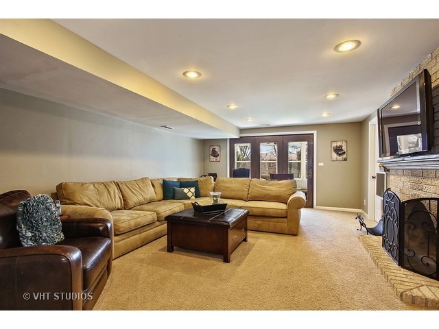 2076 Spring Green Dr, Wheaton, IL 60189 photo 15
