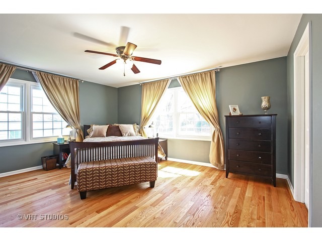 2076 Spring Green Dr, Wheaton, IL 60189 photo 9