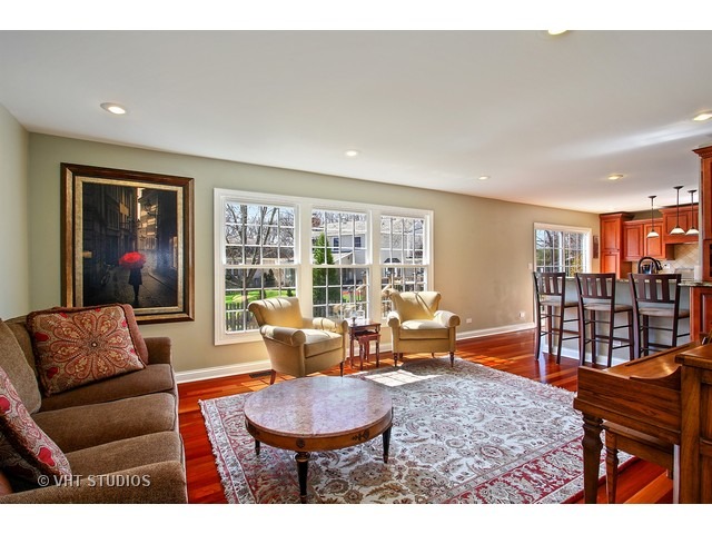 2076 Spring Green Dr, Wheaton, IL 60189 photo 3