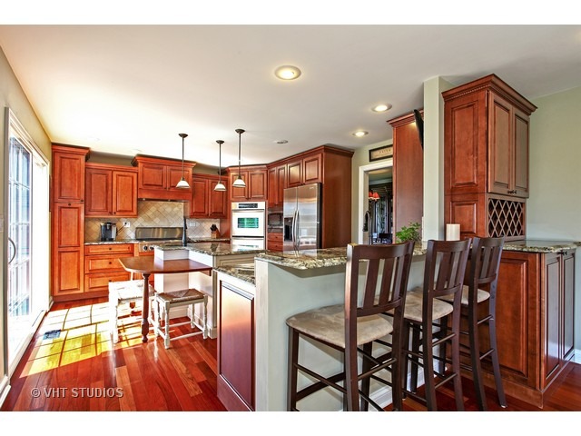 2076 Spring Green Dr, Wheaton, IL 60189 photo 4