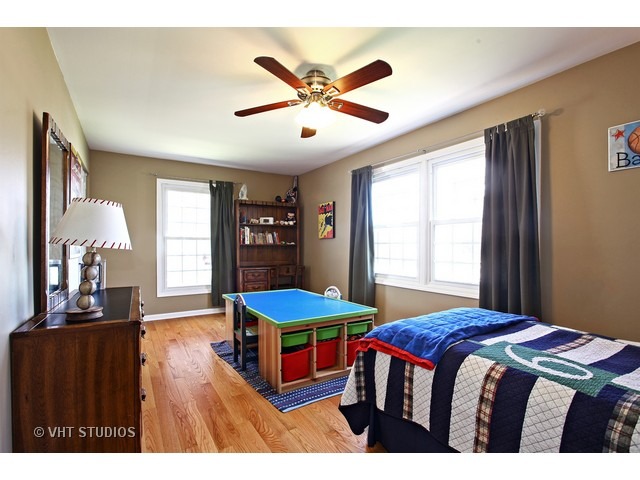 2076 Spring Green Dr, Wheaton, IL 60189 photo 12