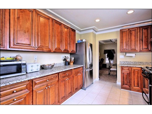 553 Terry Ave, Aurora, IL 60506 photo 14