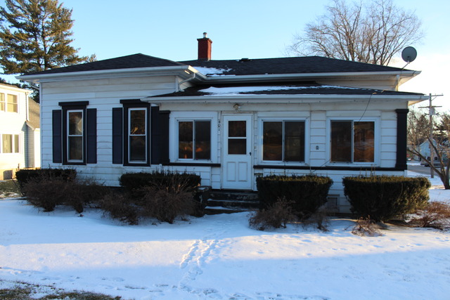 401 Dewey St, Harvard, IL 60033 photo 1