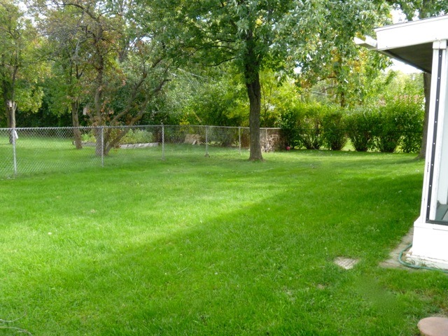 295 Payson St, Hoffman Estates, IL 60169 photo 23