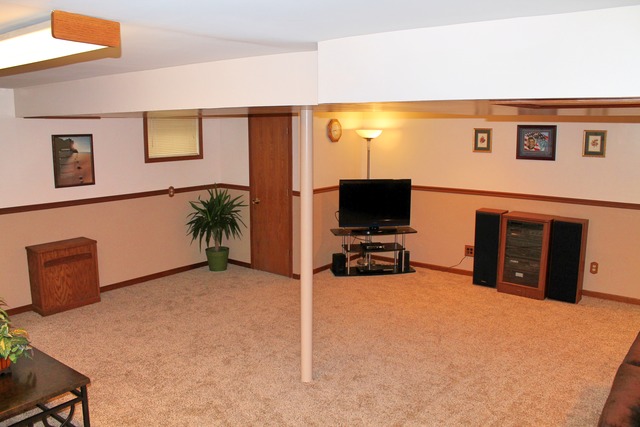 343 Bryan Dr, Cary, IL 60013 photo 7