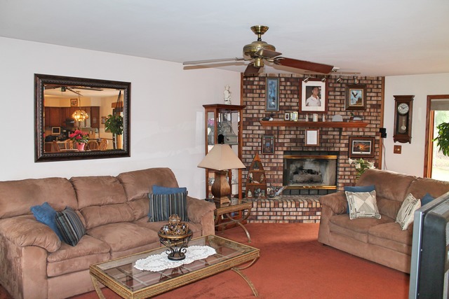 343 Bryan Dr, Cary, IL 60013 photo 5