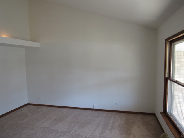 158 E Winthrop Ave, Addison, IL 60101 photo 2