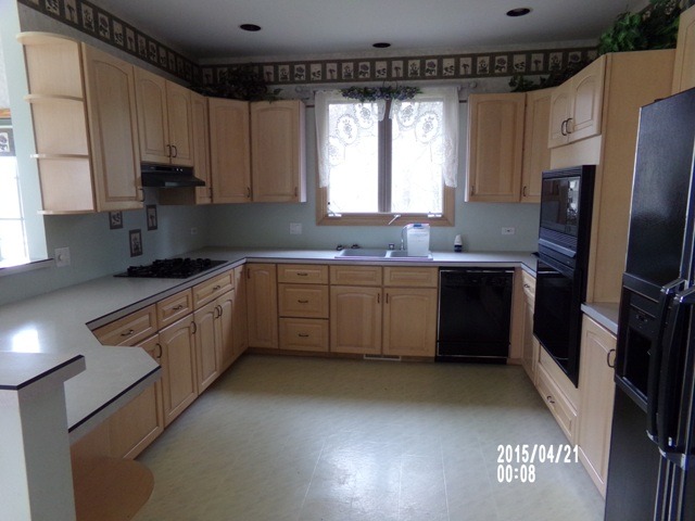 7207 Hillside Dr, Spring Grove, IL 60081 photo 5