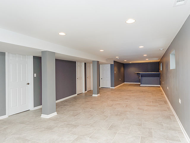 2046 E 93rd St, Chicago, IL 60617 photo 13