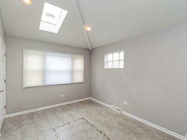 2046 E 93rd St, Chicago, IL 60617 photo 16
