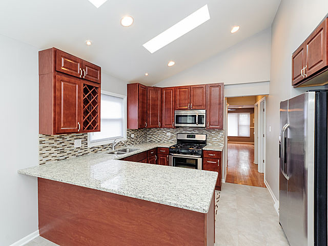 2046 E 93rd St, Chicago, IL 60617 photo 4