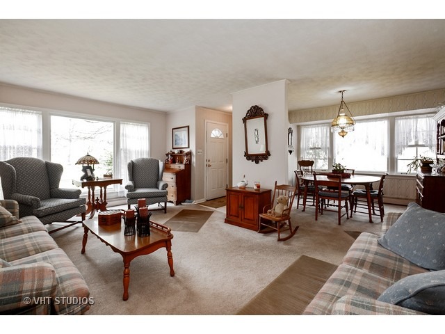 3943 Gloucester Dr, Crete, IL 60417 photo 2