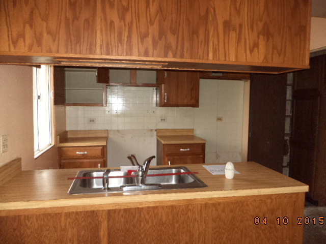 128 Joslyn Dr, Elgin, IL 60120 photo 2