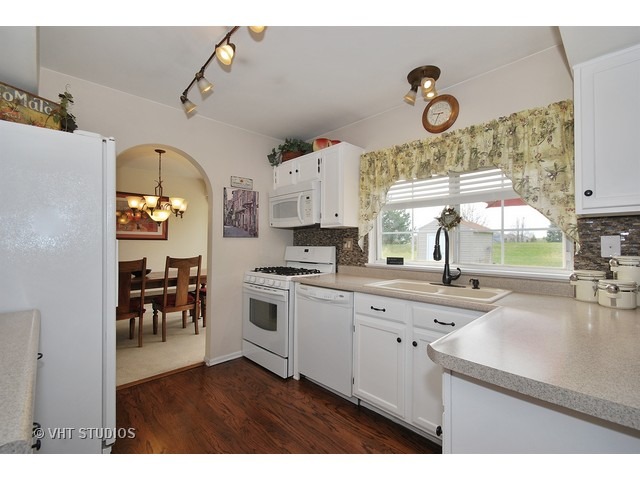 1901 Gleneagle Cir, Elgin, IL 60123 photo 5