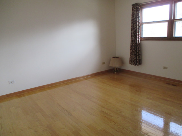 7563 Wakefield Dr, Darien, IL 60561 photo 7