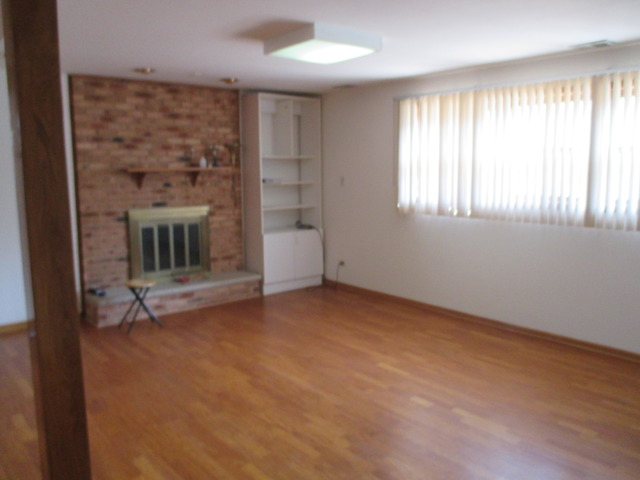 7563 Wakefield Dr, Darien, IL 60561 photo 5