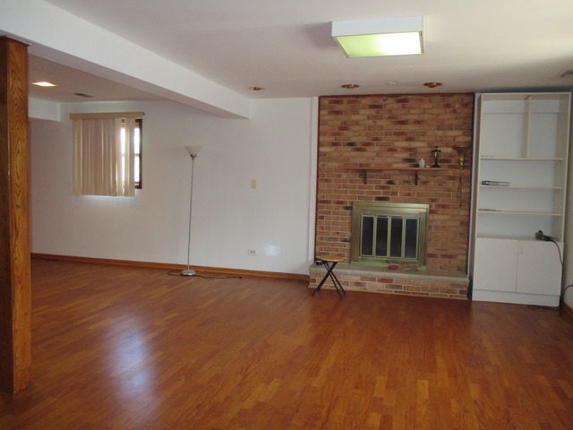 7563 Wakefield Dr, Darien, IL 60561 photo 8