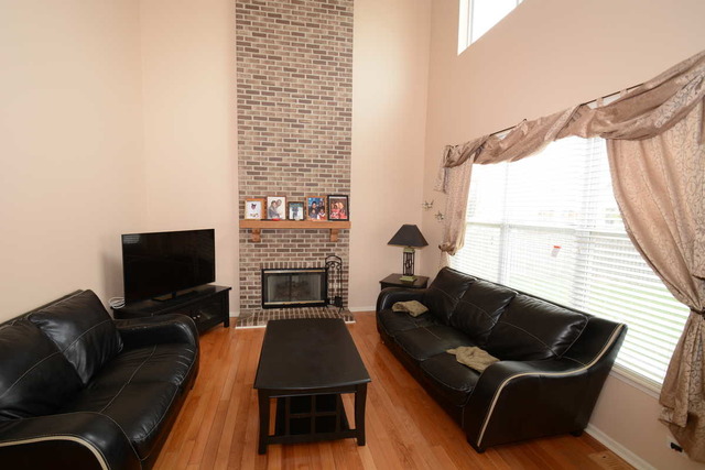 11550 S Olympic Dr, Plainfield, IL 60585 photo 5