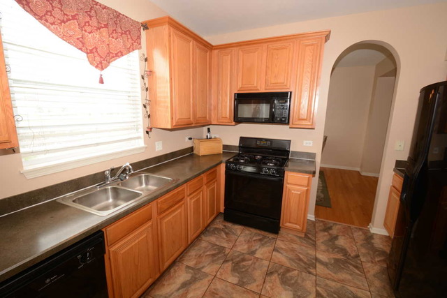 11550 S Olympic Dr, Plainfield, IL 60585 photo 7
