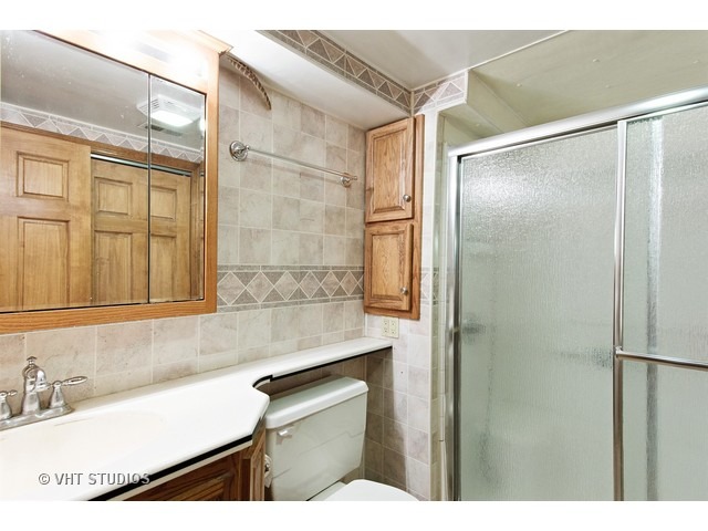 122 Tyler St, Oswego, IL 60543 photo 8
