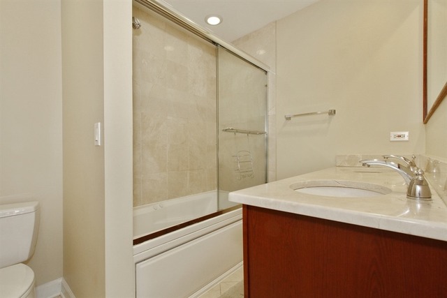903 E 61st St #2, Chicago, IL 60637 photo 3
