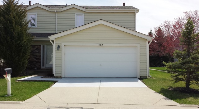 682 Claridge Cir, Hoffman Estates, IL 60169 photo 1