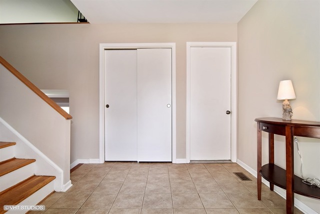 1455 Dennison Rd, Hoffman Estates, IL 60169 photo 18