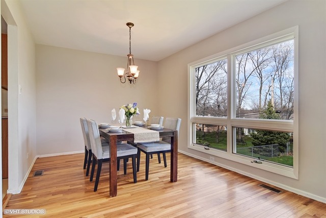 1455 Dennison Rd, Hoffman Estates, IL 60169 photo 4