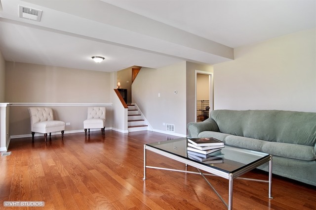 1455 Dennison Rd, Hoffman Estates, IL 60169 photo 8
