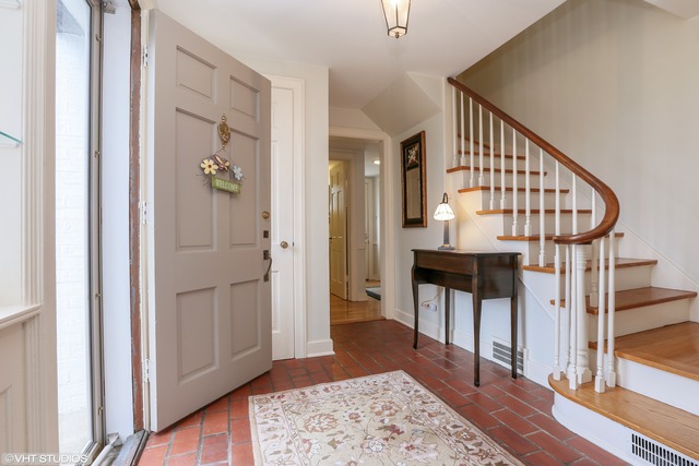 411 E Hillside Ave, Barrington, IL 60010 photo 2
