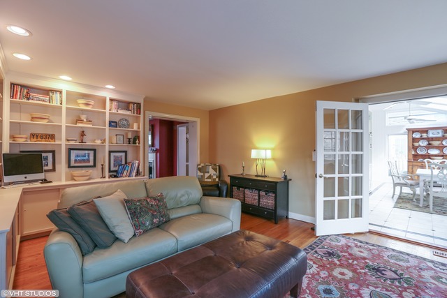 411 E Hillside Ave, Barrington, IL 60010 photo 8