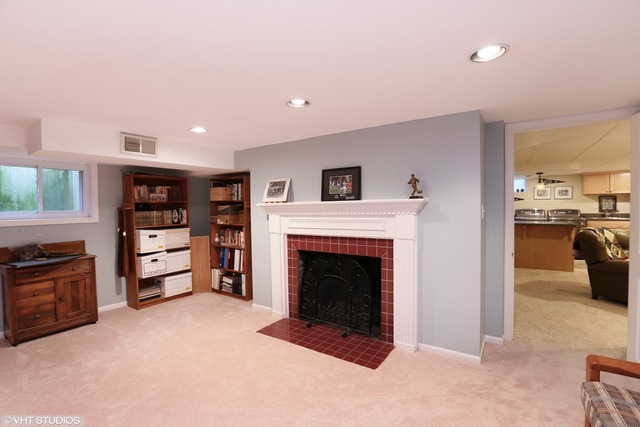 411 E Hillside Ave, Barrington, IL 60010 photo 19