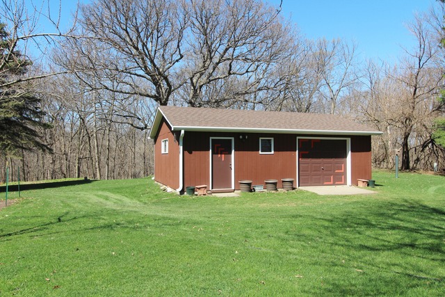 1415 N Gorham Rd, Morris, IL 60450 photo 3