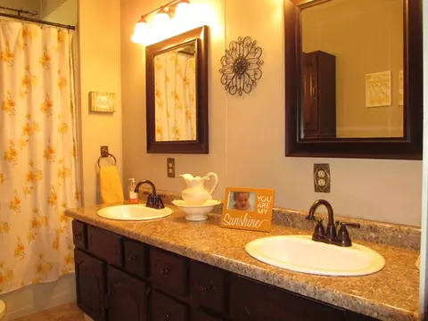 107 E 2nd St, Spring Valley, IL 61362 photo 9